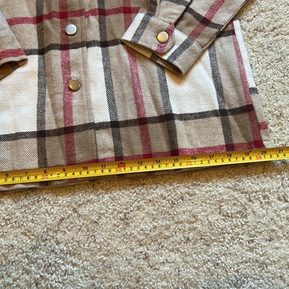 shacket - Picture 3 of 5